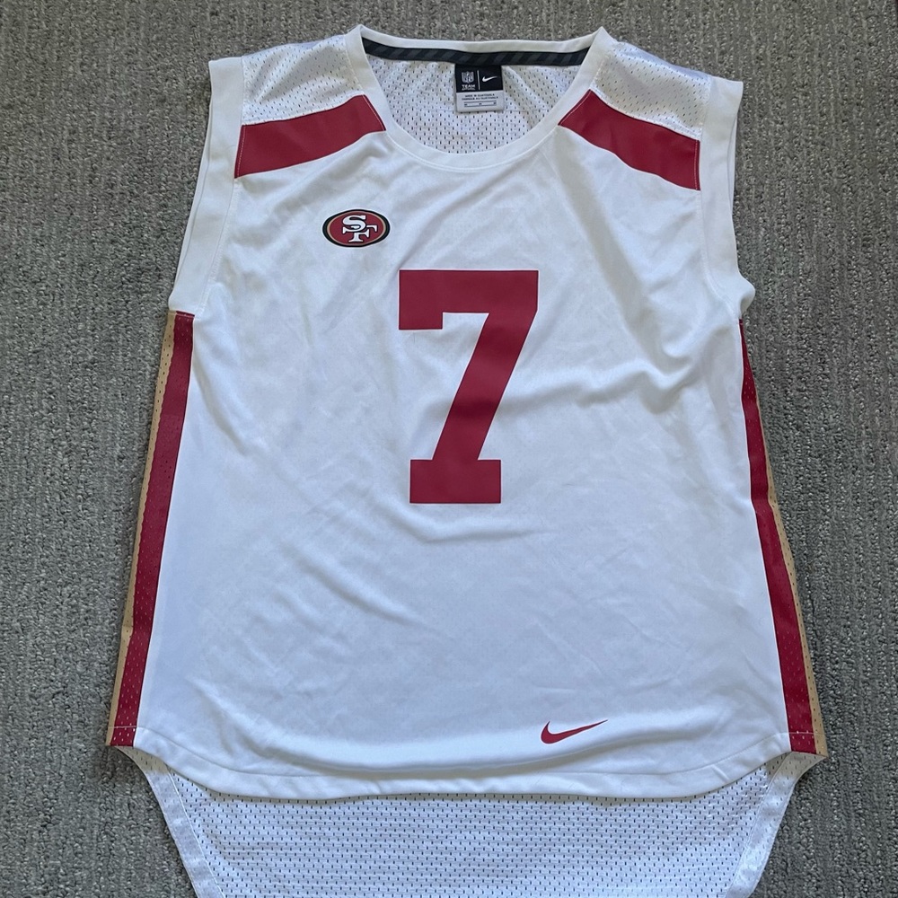 NWOT Women’s Nike Kapernick jersey